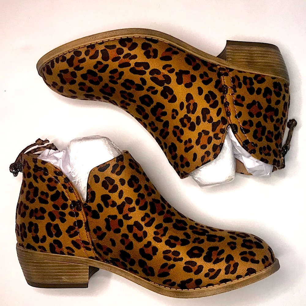 Brinley Co. Leopard Print Faux Suede Ankle Booties Size 6